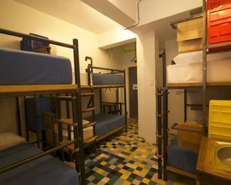 Spot On Junction Hostel - Makati