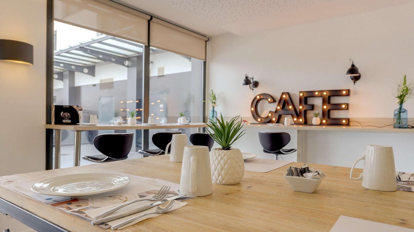 أول سويتس أبارت أوتل | بوردو - بيساك