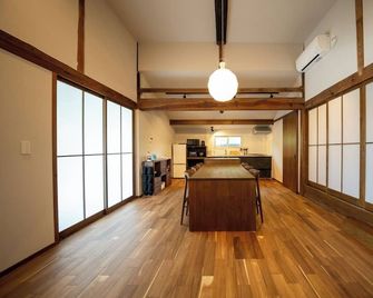 Entire house available for rent Renovated old ho / Aso Kumamoto - Aso - Jadalnia