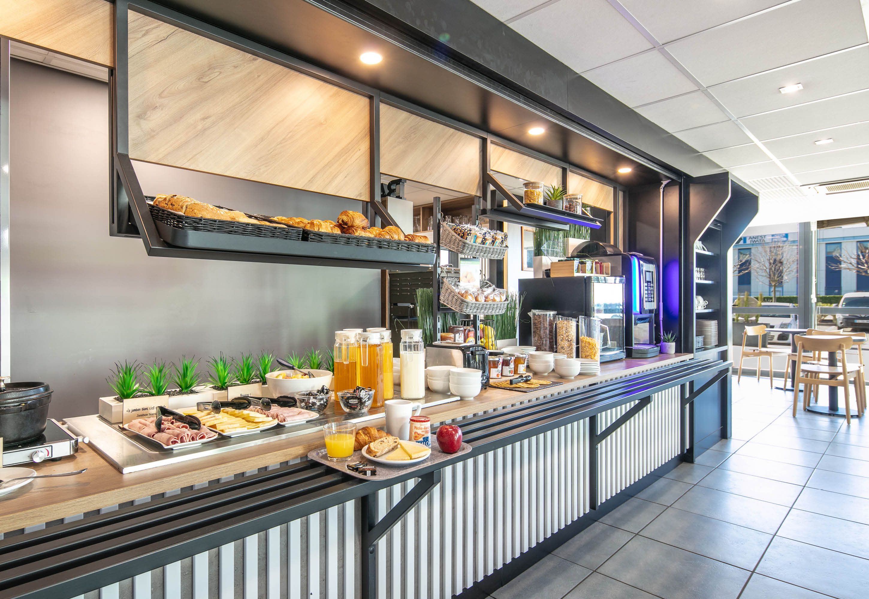 B&B HOTEL Lyon Aéroport Saint-Quentin-Fallavier - Saint-Quentin-Fallavier - Buffet