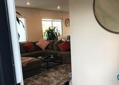 Ocean View 2br. 2 Bath Luxury Condo, Walk To Downtown Encinitas And The Beach - Encinitas