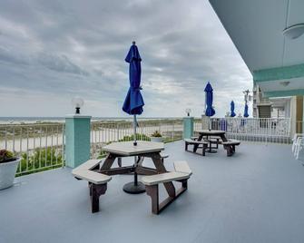 Cozy Oceanfront Condo with Pool and Beach Access! - Wildwood Crest - Balcón