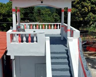 Charming 1-Bedroom House in St Thomas Jamaica - Morant Bay - Balkon