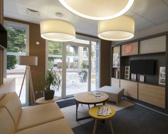 B&B HOTEL Lyon Caluire Cité Internationale - Калюїр-е-Кюїр - Лаунж