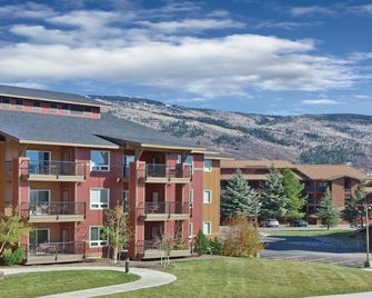 Steamboat Springs Mountain Escape with Hot Tubs & Spacious 1BR Deluxe - Steamboat Springs - Edificio
