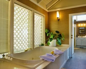 Beaver Lake Cottages - Eureka Springs
