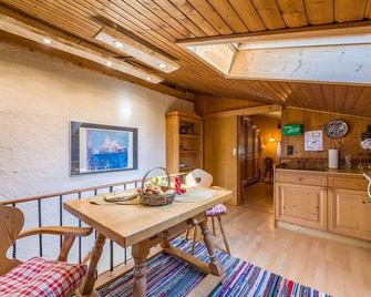 Direkt zwischen Chiemsee u Alpen DG - Bernau am Chiemsee - Essbereich