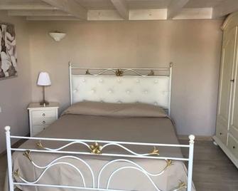 B&B Stellamarina - Pulsano - Camera da letto
