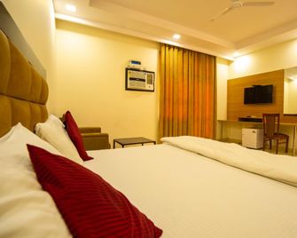 Club Platinum Resort - Bahādurgarh - Bedroom