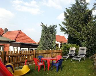 Hotel Garni Haus Sonneneck - Thale - Патіо