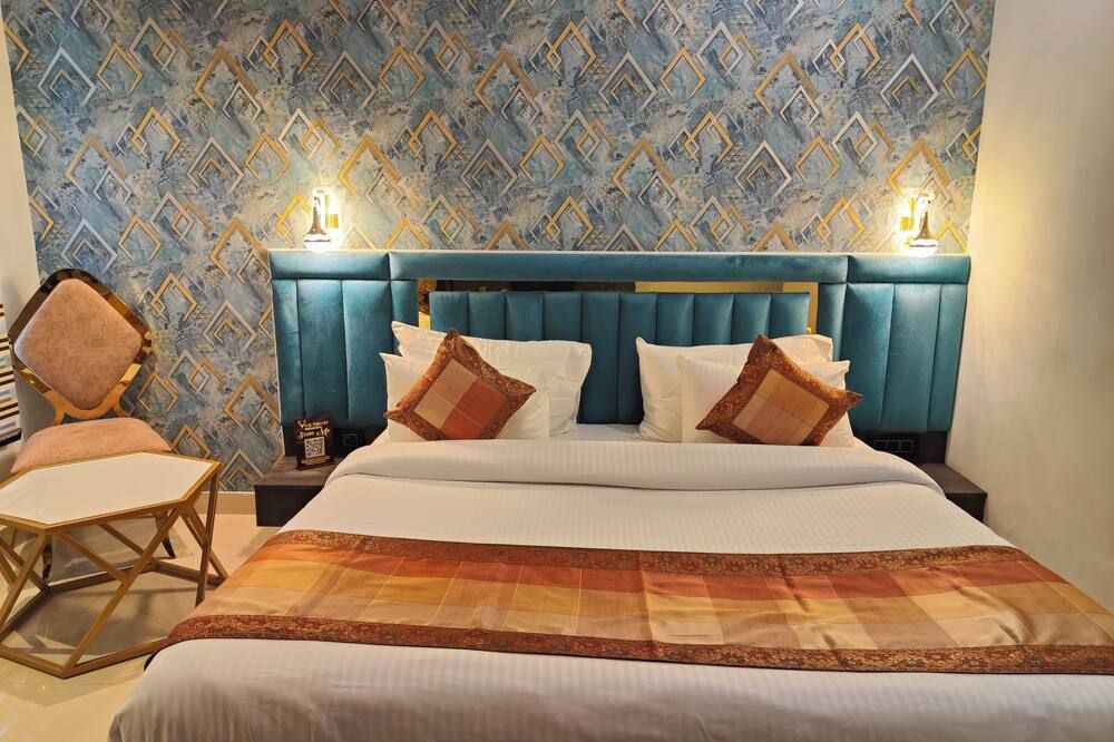 The Pinaki Resort - Varanasi - Chambre