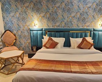 The Pinaki Resort - Varanasi - Chambre