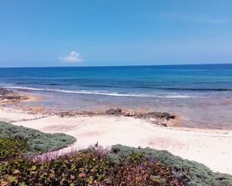 Casa Corazon Striking Beach Home - Utila - Playa