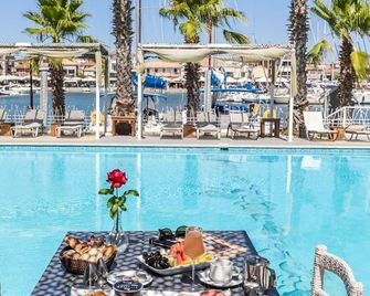 Ianos Hotel - Lefkáda - Svømmebasseng