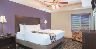 La Quinta Inn & Suites by Wyndham Fort Walton Beach - פורט וולטון ביץ' - חדר שינה