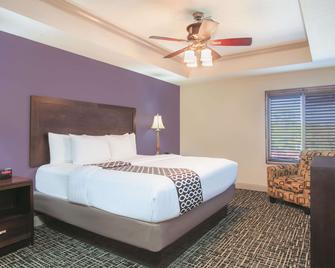 La Quinta Inn & Suites by Wyndham Fort Walton Beach - Fort Walton Beach - Bedroom