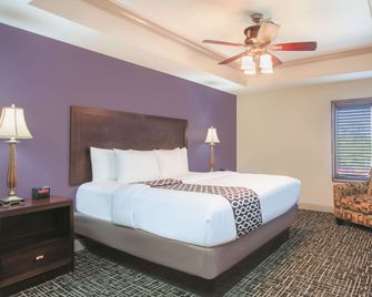 La Quinta Inn & Suites by Wyndham Fort Walton Beach - Fort Walton Beach - Schlafzimmer