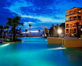 Centara Grand Beach Resort Phuket (SHA Plus+) - Karon - Piscina