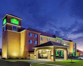 La Quinta Inn Ste Ind Ap Plainfield - Plainfield - Edificio