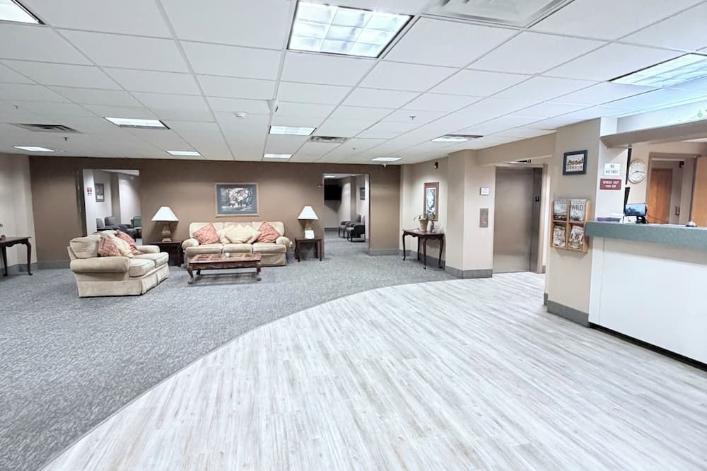 Collins Inn & Suites