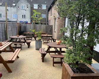 The Old Ship Inn - Dorchester - Patio