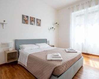 Cesare's Nest - Super central position - Milano - Makuuhuone