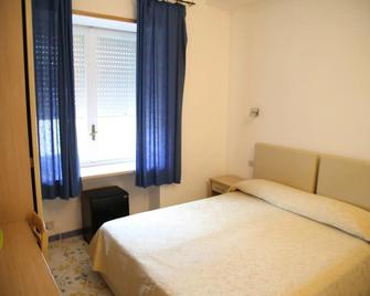 Guest House La Piazzetta - Capri - Habitación