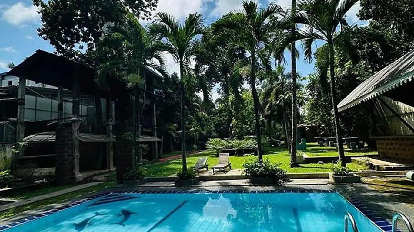 Airport City Hub Hotel