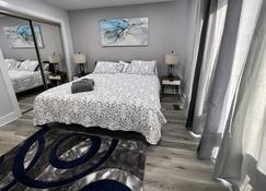 Spacious, cozy villa w/parking in Coligny Villas - Hilton Head Island - Bedroom