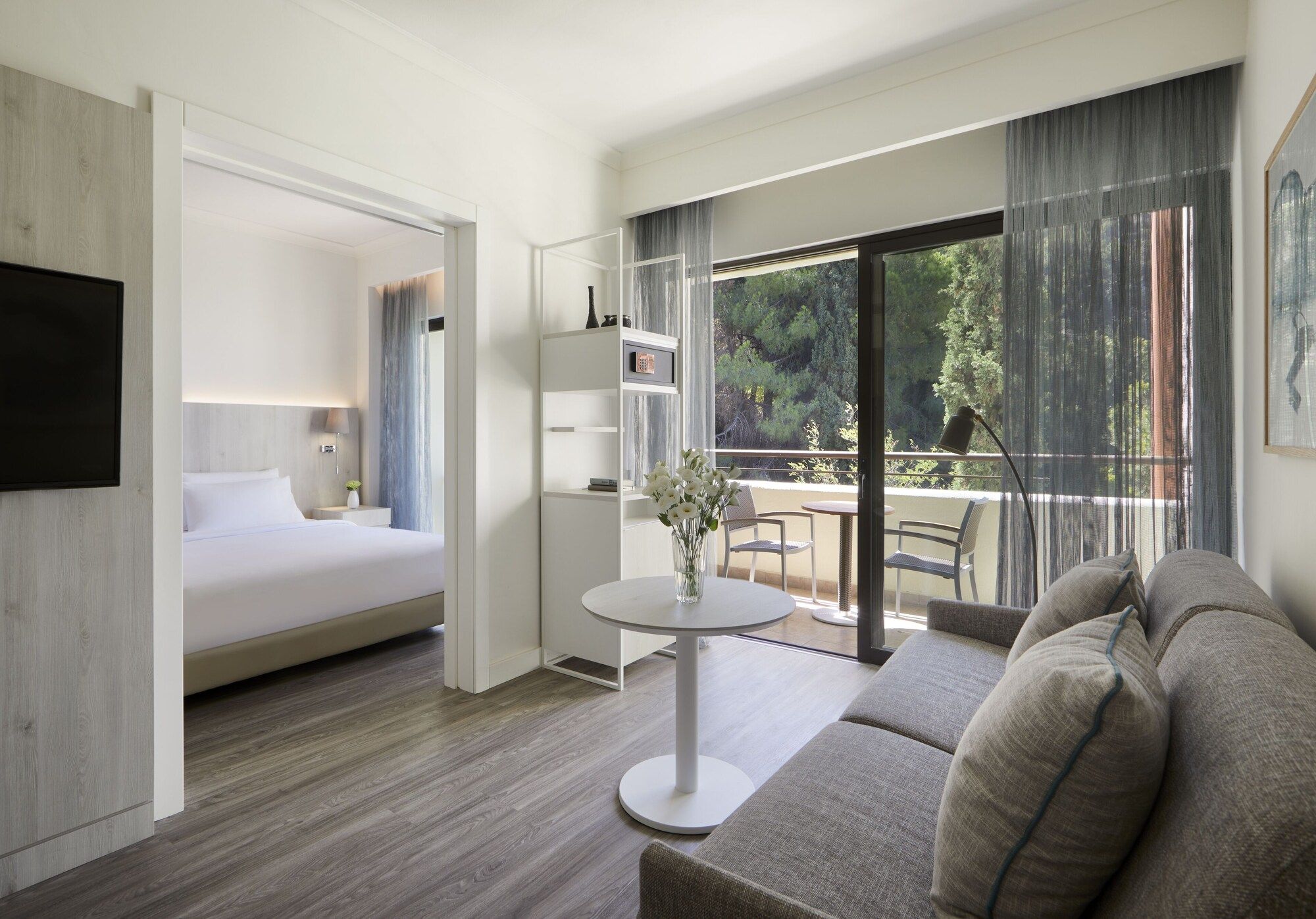 أموس هوتل آند سبا