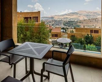 Oakridge Hotel & Spa - Faqra - Balcón