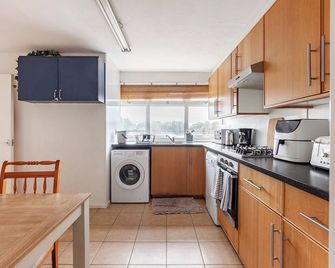 Spacious Room by Lee Valley White Water Centre. Waltham Cross - Waltham Cross - Bucătărie