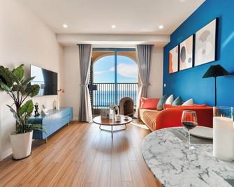 Luxury Hillside Apartment Phu Quoc - Phu Quoc - Wohnzimmer