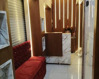 Hotel shree Gajanand palace - Ujjain - Front desk