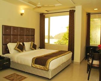 Hotel Royal rosette - Bhimtal - Bedroom