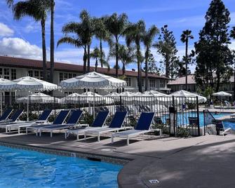 Luxury Villa on the grounds of the Omni La Costa Resort and Spa in Carlsbad, CA - Carlsbad - Piscina