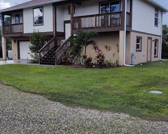 Private 2/2 for family or two couples - Naples - Gebäude