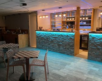 Fasthotel Orleans Zénith - אורליאן - בר