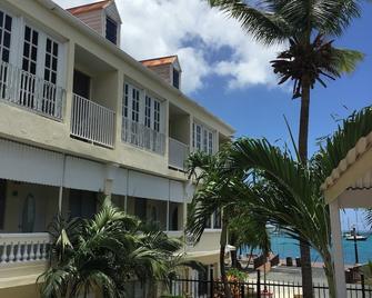 Club Comanche - Christiansted - Building