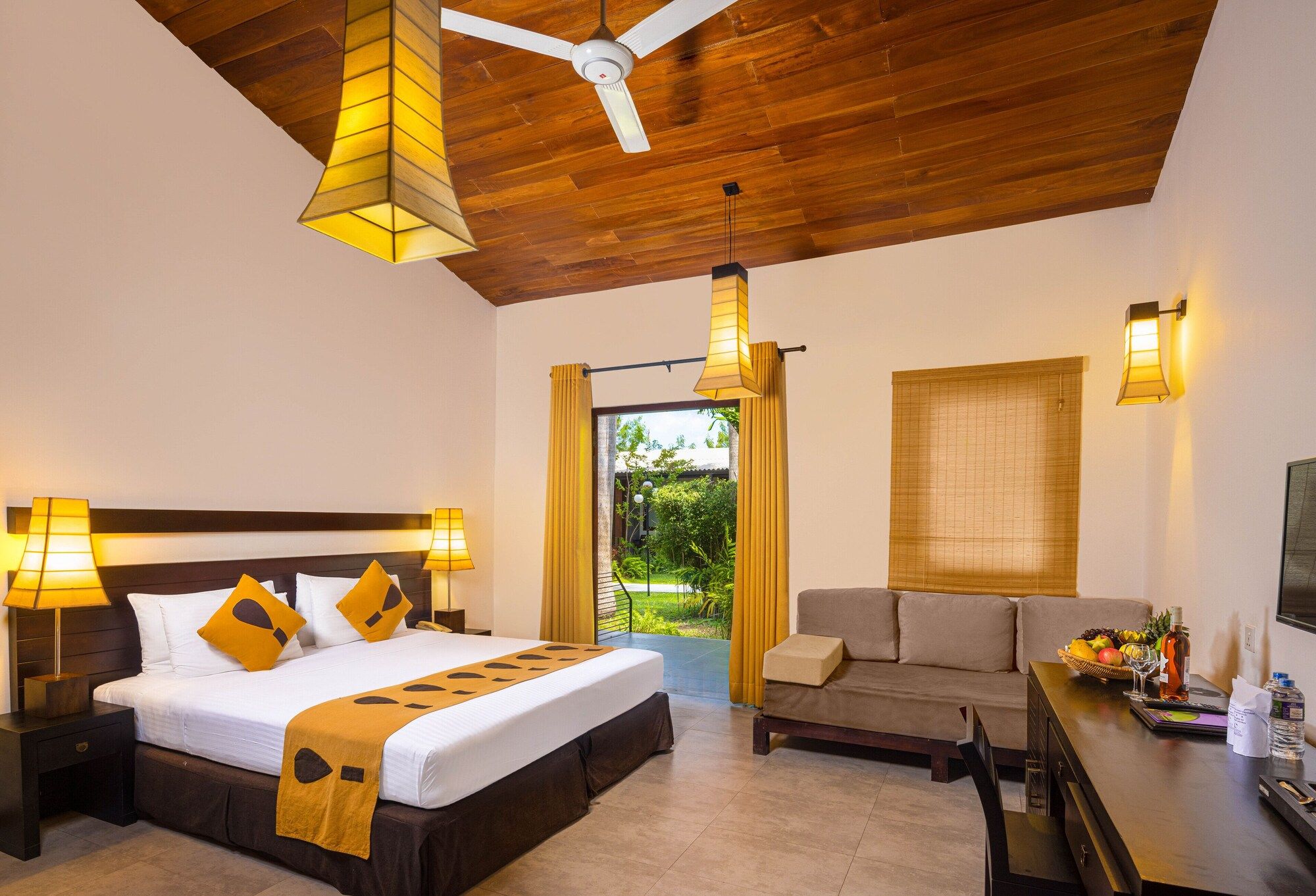 Chaarya Resort & Spa - Tissamaharama - Bedroom