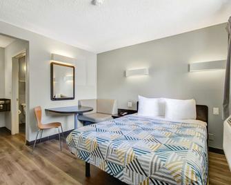 موتل 6 سان هوسيه، كاليفورنيا - أيربورت - سان خوسيه - غرفة نوم