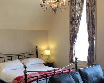 The Beaumont Hotel - Louth - Bedroom