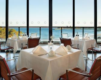 مارتنهال ساجريس بيتش فاميلي ريزورت - ساغريس - مطعم