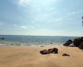 Koh Jum Aosi Beach View - Koh Jum - Beach