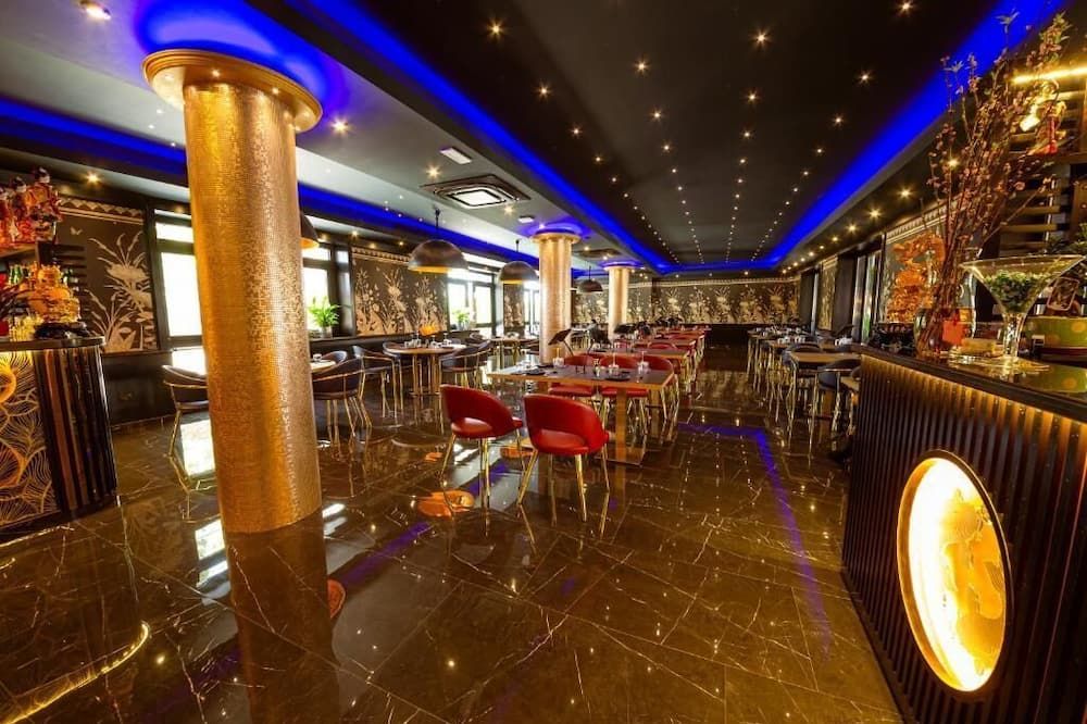 أبالون بومبي ريزورت - بومباي - مطعم