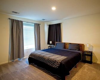 Charming 3-bedroom house in nice Merced - Merced - Chambre