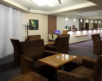 Golden Fish Hotel Apartments - Plzeň - Restaurang