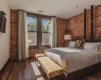 Slo Brew Lofts - 2 Bedroom 'the Vagabond Loft' - San Luis Obispo - Bedroom