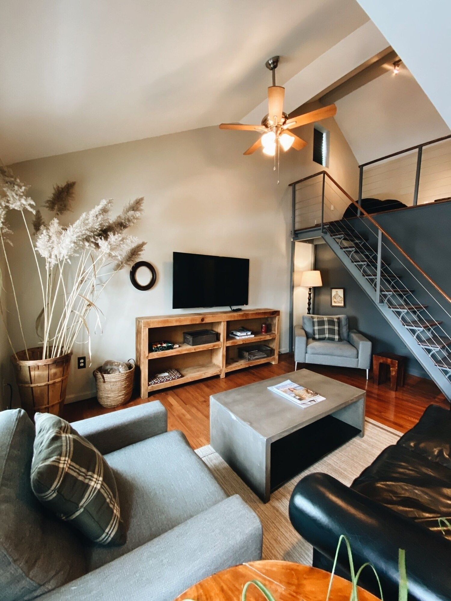 Wm. Farmer and Sons - Hudson - Living room