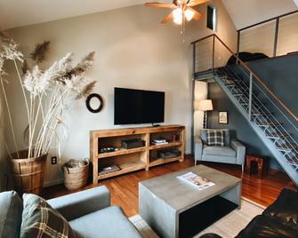 Wm. Farmer and Sons - Hudson - Living room